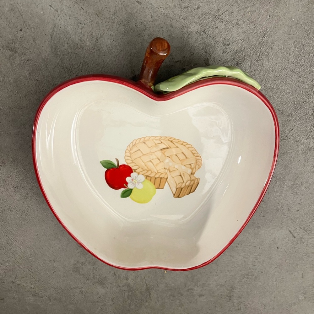 Vintage Apple-Shaped Ceramic Serving Bowl | Country Kitchen Decor